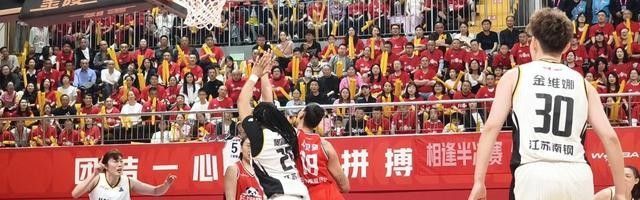 乐鱼体育app下载-2025-2026赛季WCBA季后赛半决赛首战 四川蜀道远达女篮一分险胜江苏南钢女篮