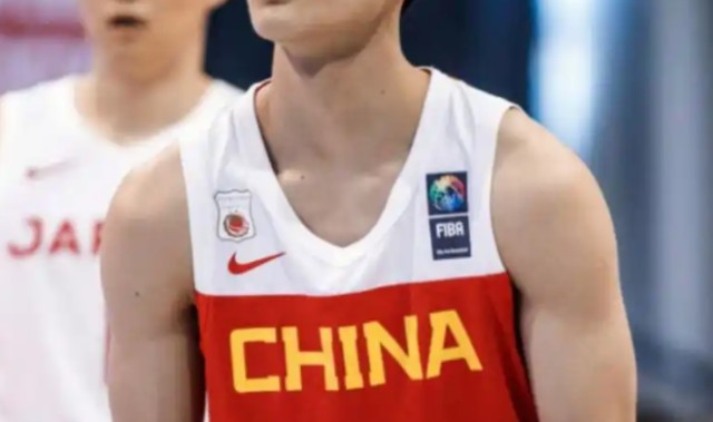 乐鱼体育官方网站-官宣！中国男篮大名单出炉，广东三人入选，周琦缺席，庞峥麟惊喜
